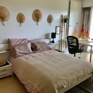 Chez Isa, Espace Prive, 1ou 2 Chambres, Terrasse Et Jardin, Entree Autonome, Sdb Et Mini Cuisine Partagees Entre Les 2 Ceyrat